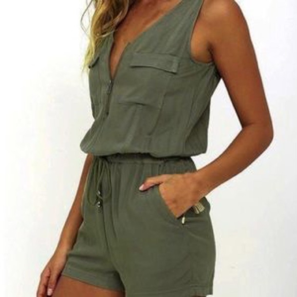 ‼️‼️‼️SOLD‼️‼️‼️‼️Olive Green Sleeveless Romper